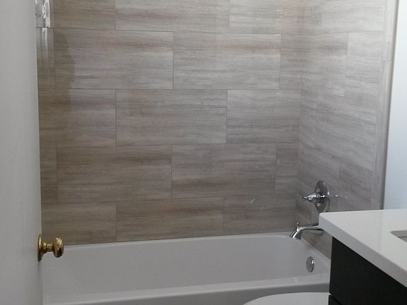 Full bathroom for bedroom #2