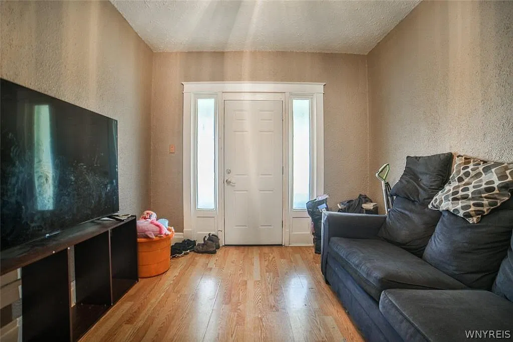 1805 Ferry Ave — Photo 2
