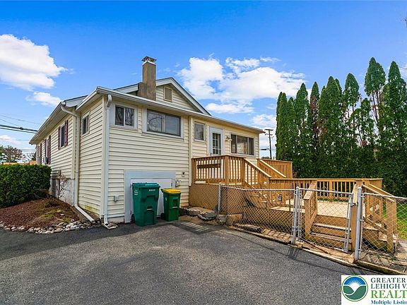 3rd image of 1138 Brookside Rd