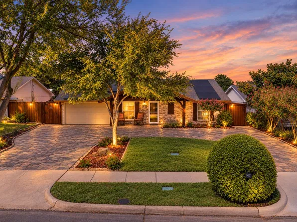 1405 Williamsburg Dr, Plano, TX 75074