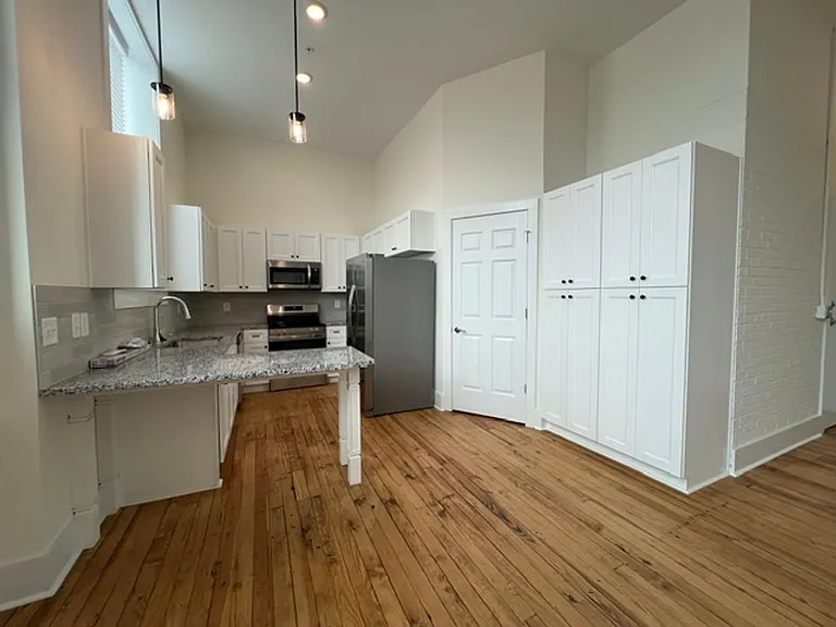 114 Nassau Pl — Photo 5