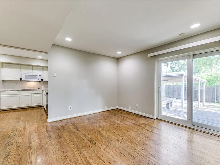 6545 Winton St — Photo 10