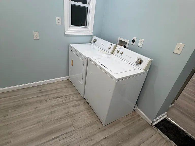 112 Staley Ave — Photo 24