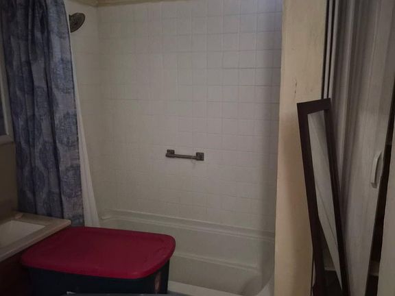 3rd image of 414 N Monroe St #416