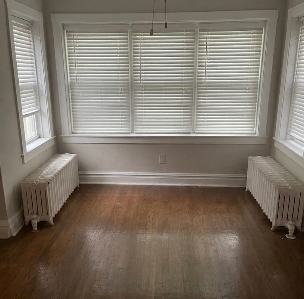 3 bed, 1250 sqft, $2,300 — Photo 3
