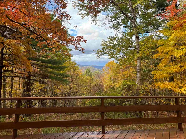 261 Skyboro Road, Pownal, VT 05261