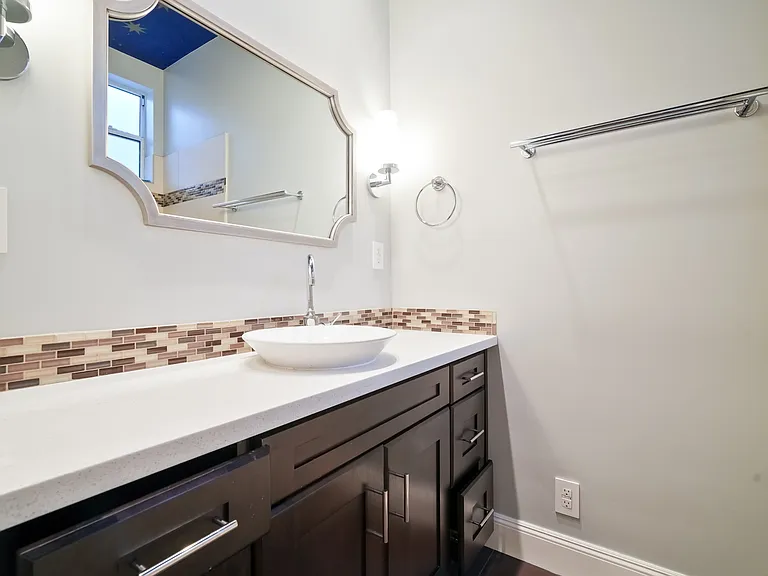 1240 Sanchez St #1 — Photo 15