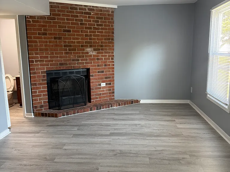 222 Knightsmanor Ct — Photo 3