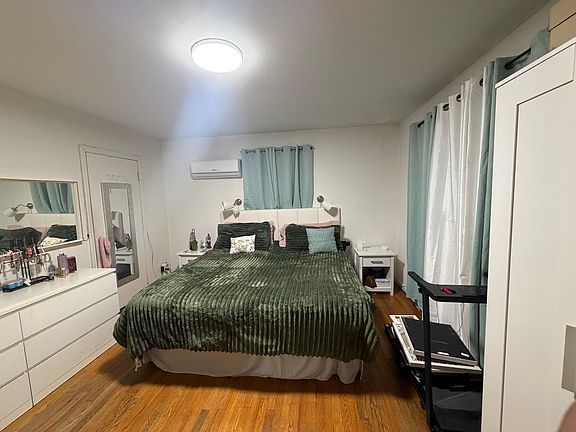 4th image of 54 Avenue B #1