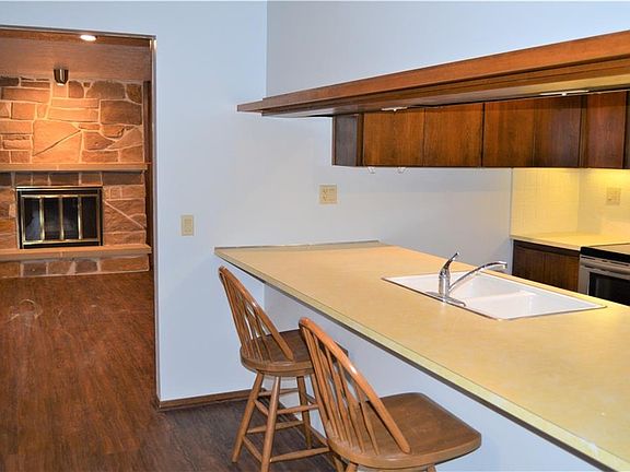 5th image of 9790 Pebble Brook Ln