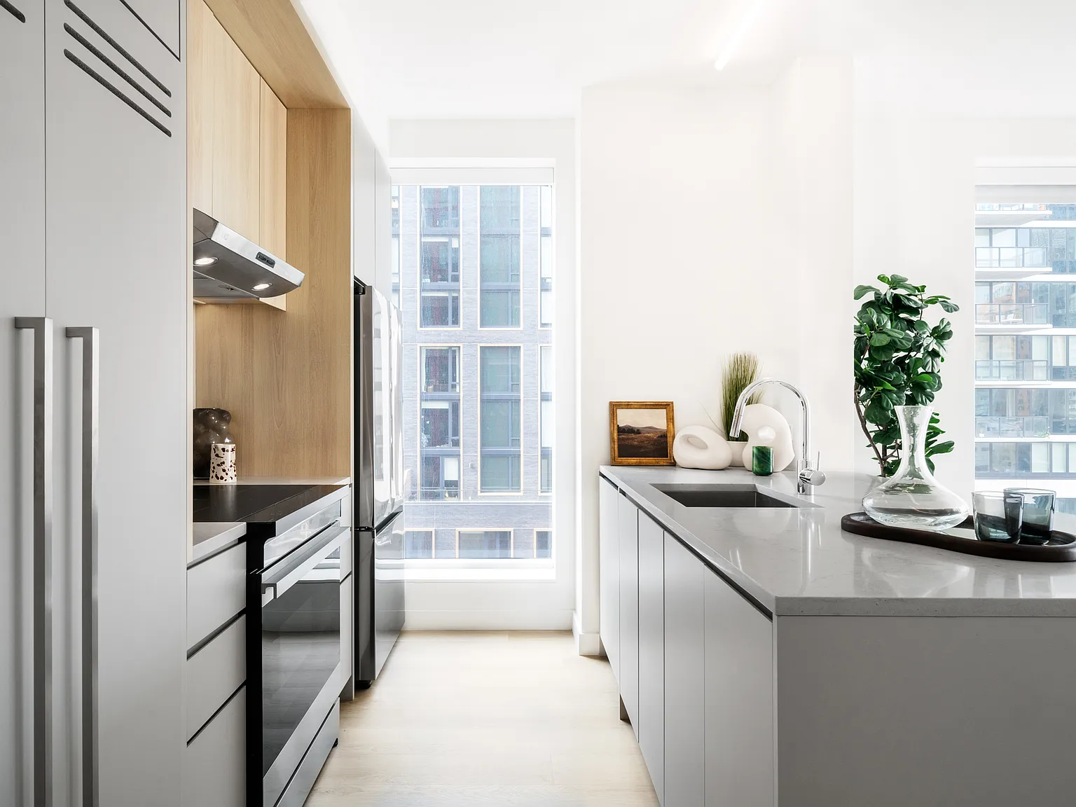 17 Hanover Place — Photo 1