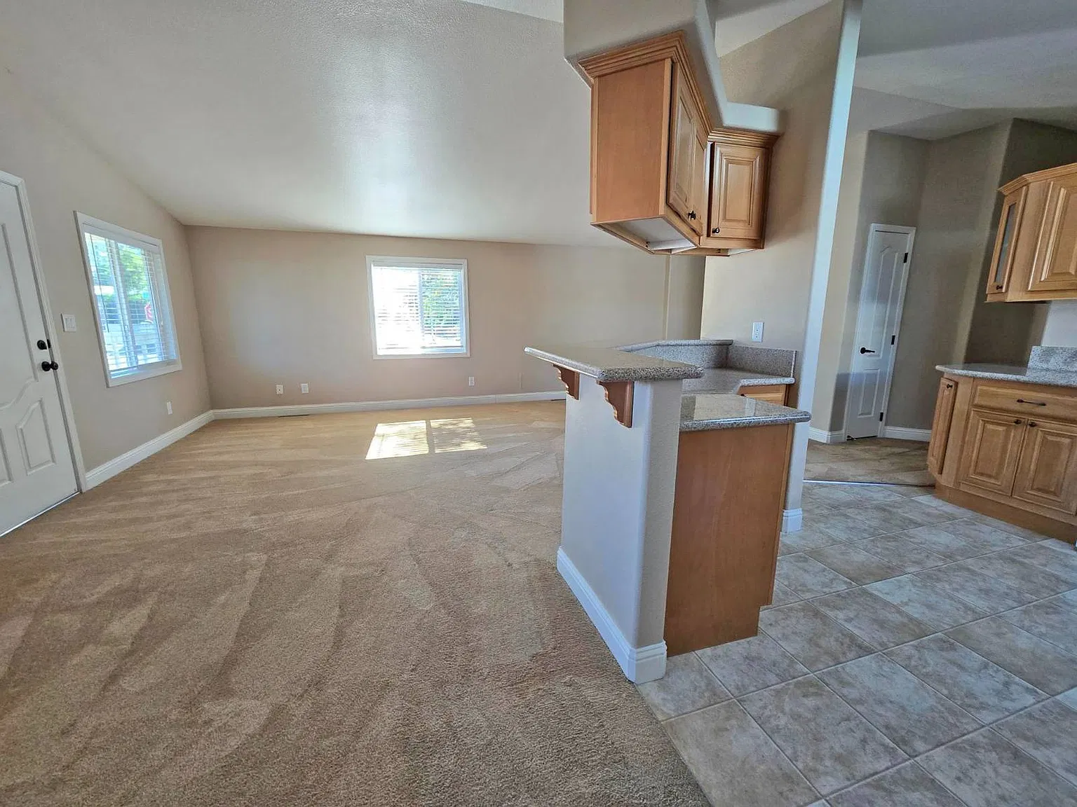 2 bed, 2.0 bath, 1270 sqft, $1,899 — Photo 3