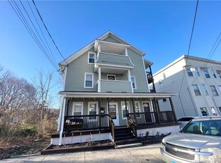 70 Grove St, Ansonia, CT 06401