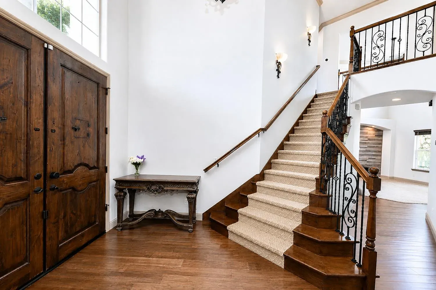 5 bed, 3186 sqft, $4,500 — Photo 4