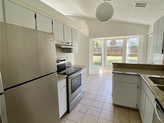 5th image of 4128 Longfellow Dr