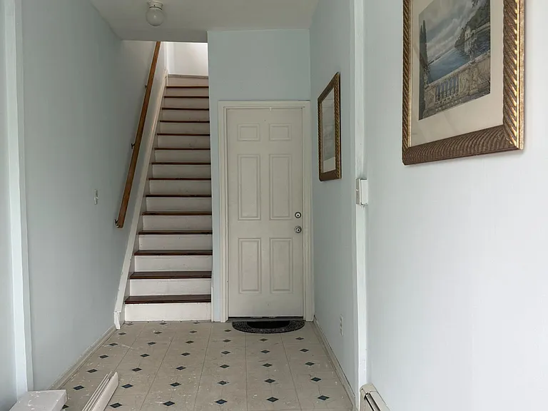832 Hussa St #2 — Photo 2