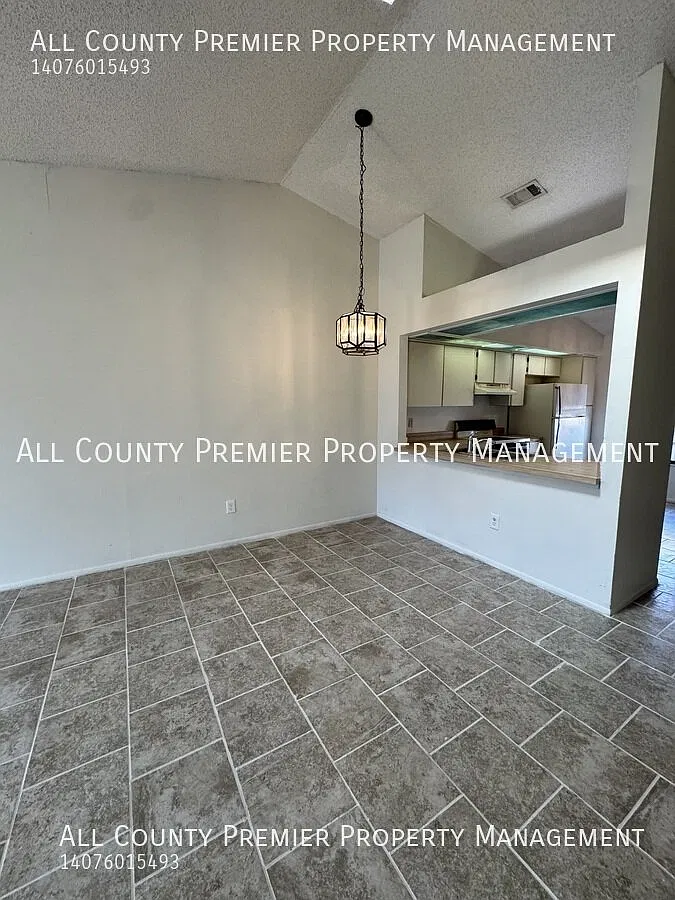 Coming Soon! 2 Bedroom 2 Bath Apartment! Available Now! Apply Today! — Photo 4