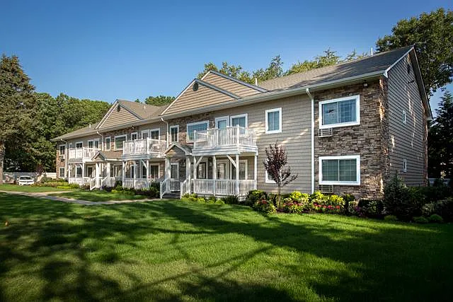 Fairfield Estates at St. James — Photo 4