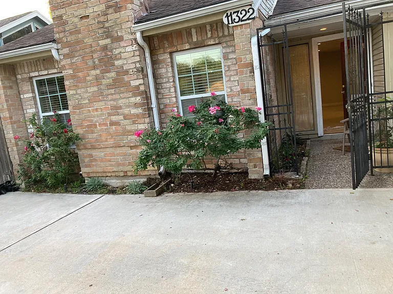 11322 Briar Forest Dr — Photo 8