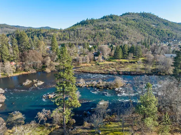 27 James Pl, Shady Cove, OR 97539