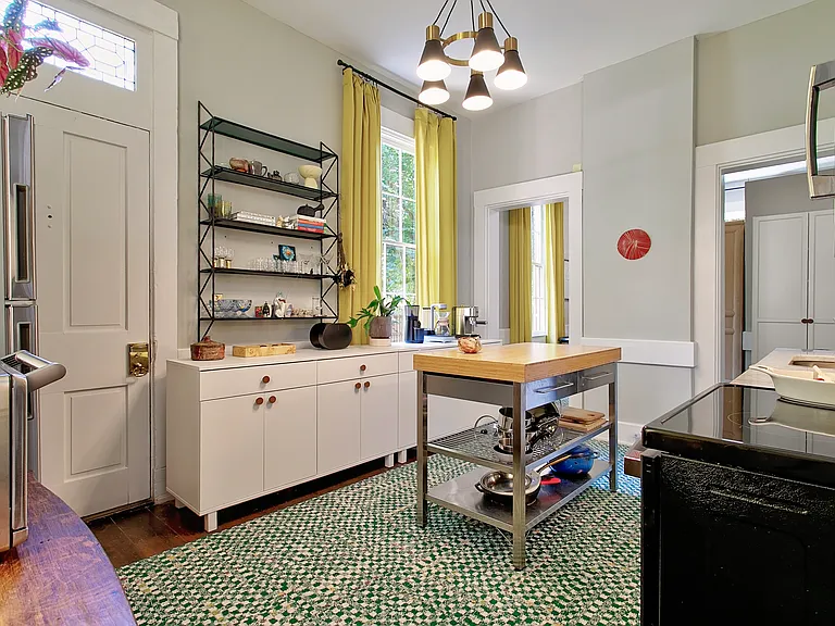 518-520 Greenup St #7 — Photo 9