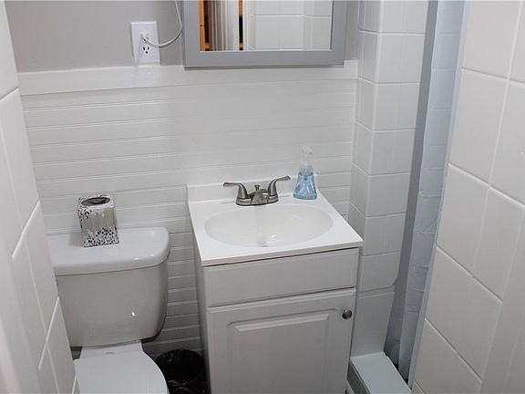 5th image of 143 W Balview Ave #2