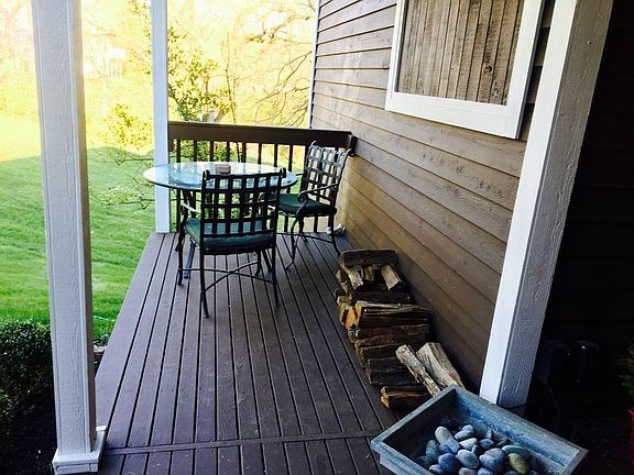 Front porch sitting area