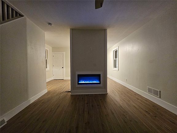 4th image of 539 Walnut St