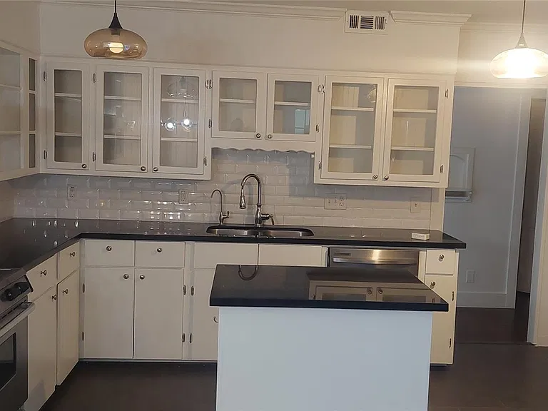 4629 Cedar Oaks Ln — Photo 3