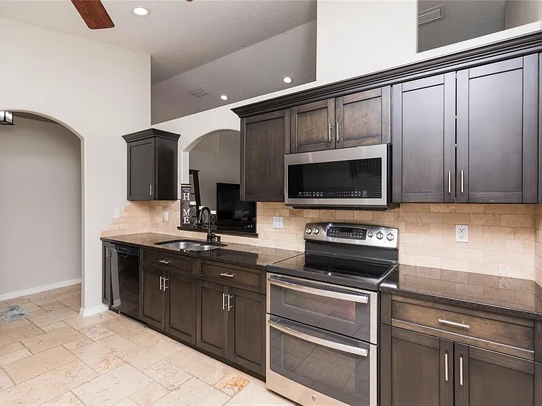 7 Lancaster Ln — Photo 22