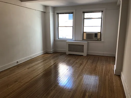 Rented by Carlyle Property Management | media 7