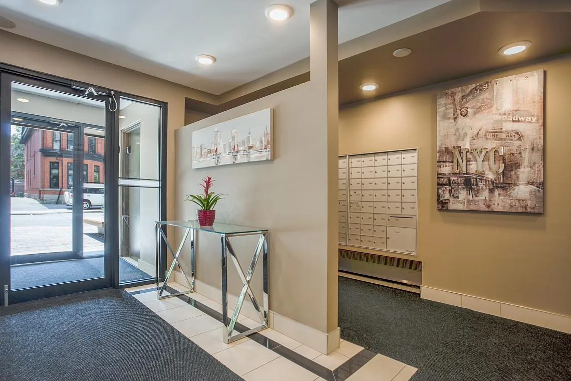 335 MacLaren St. — Photo 4