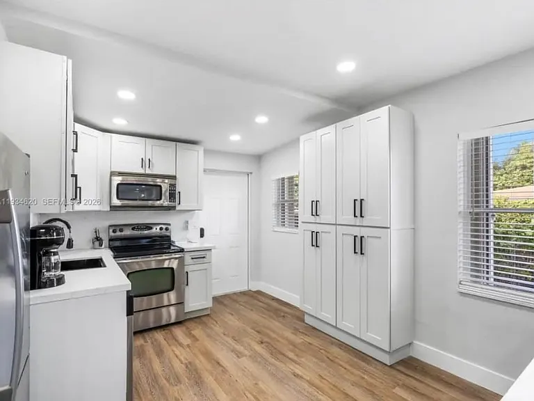 1048 NW 33rd Ave #3 — Photo 9