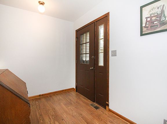 3rd image of 4S140 Curtis Ave