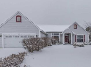1201 Trail Ct, Mukwonago, WI 53149