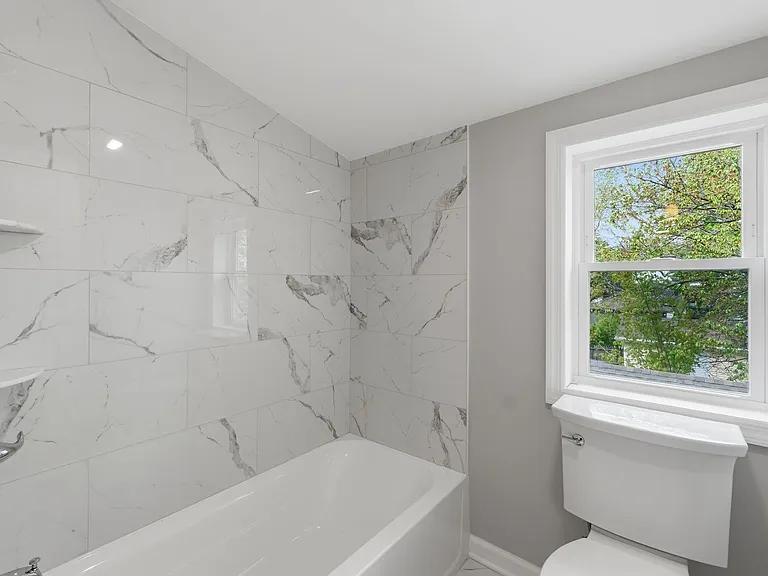 341 Diamond Bridge Ave #2 — Photo 15