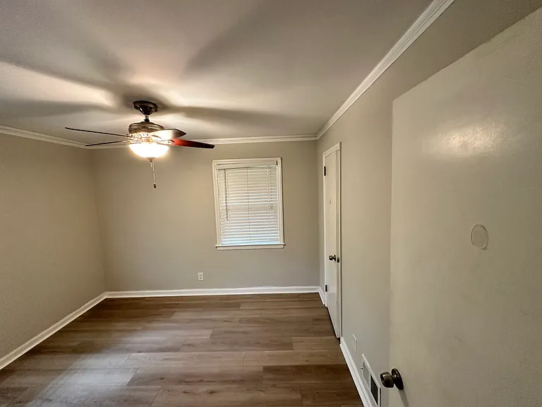 992 Shirley St SE — Photo 17