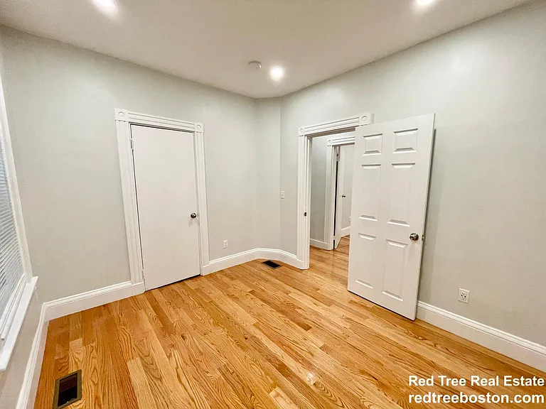 35 Newport St #2 — Photo 10