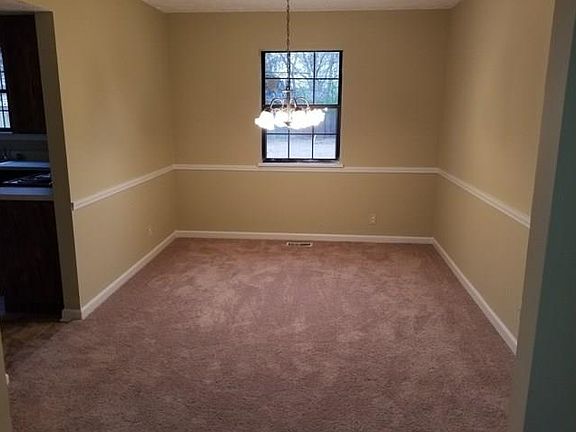 5th image of 8701 Gunpowder Dr