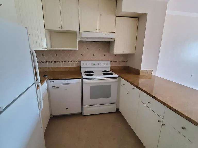 51 Schuyler Ave #4G — Photo 11