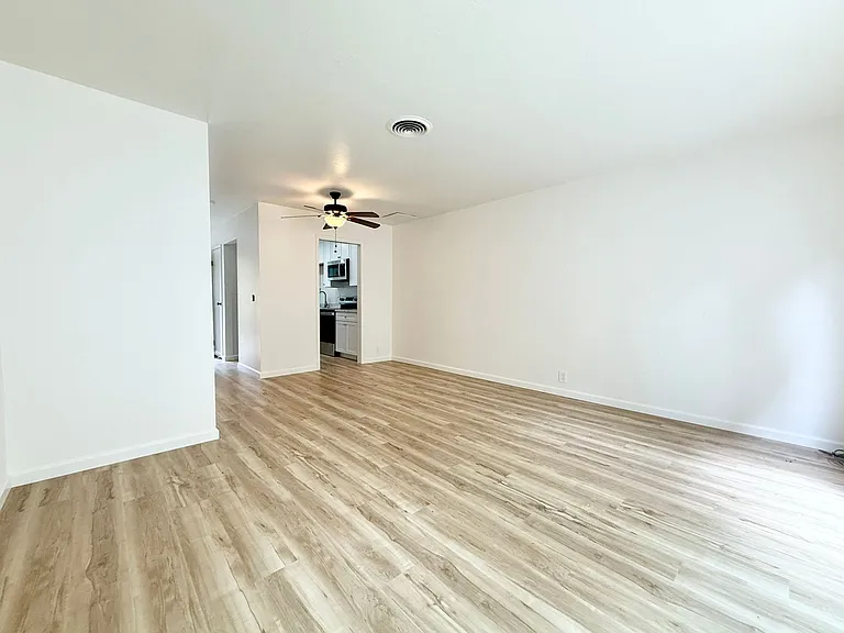 1254 Terra Nova Blvd — Photo 12