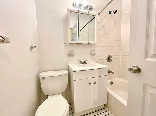 Rented by Avenues Real Estate | media 5