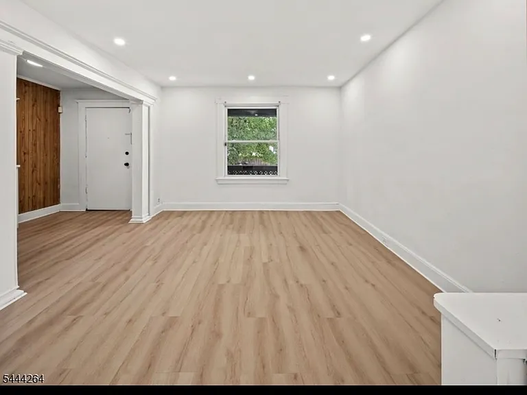 12 Clifford St — Photo 5