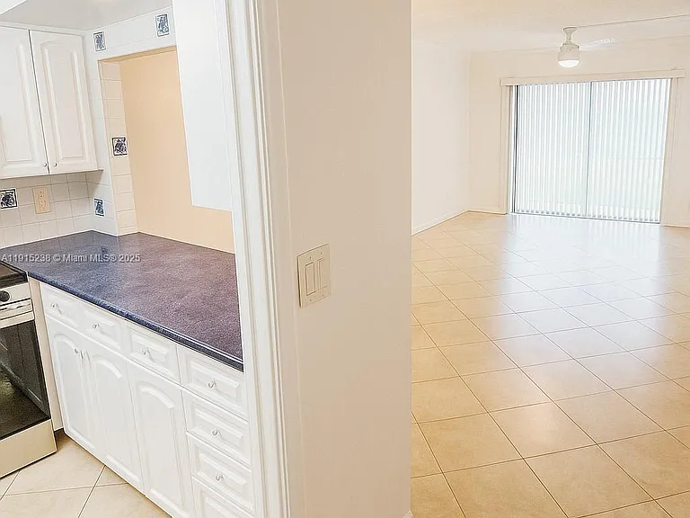 1100 Pine Dr #106 — Photo 7