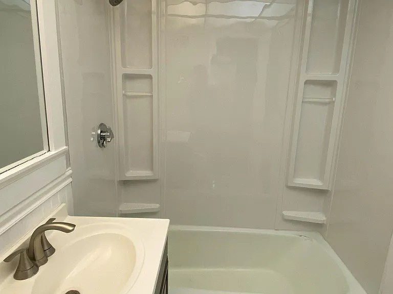 68 Shrewsbury Green Dr #B — Photo 8