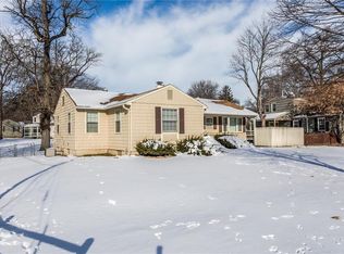4310 Tomahawk Rd, Prairie Village, KS 66208