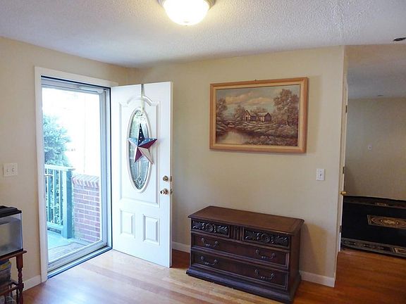 2nd image of 58 Woodland Ave S
