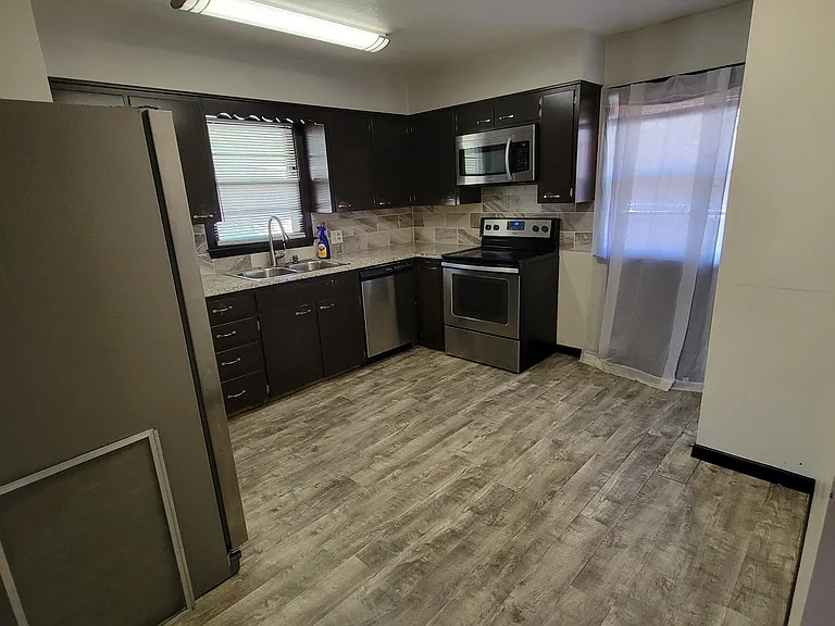 3254 Avenue I — Photo 19
