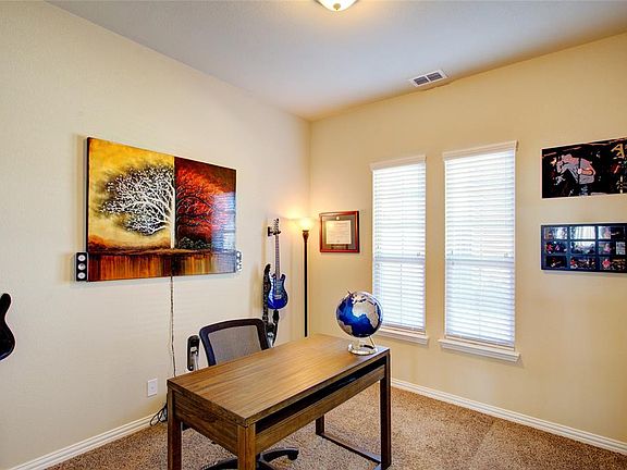 5th image of 402 Ashlawn Dr