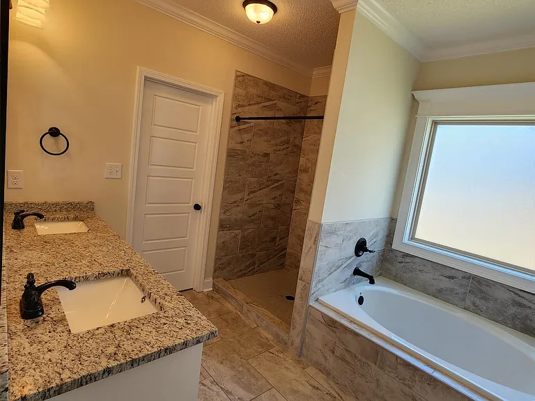 502 Charlestown Way — Photo 31